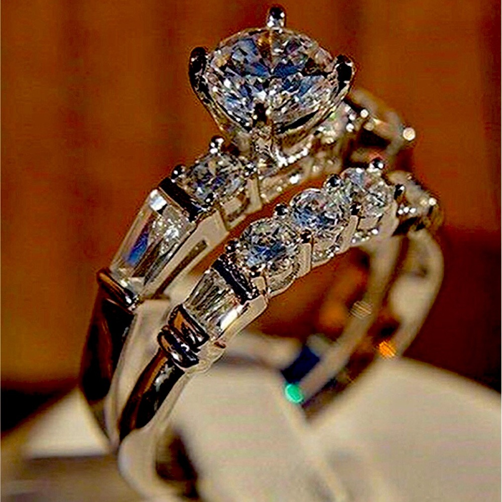 Gorgeous White sapphire ring set